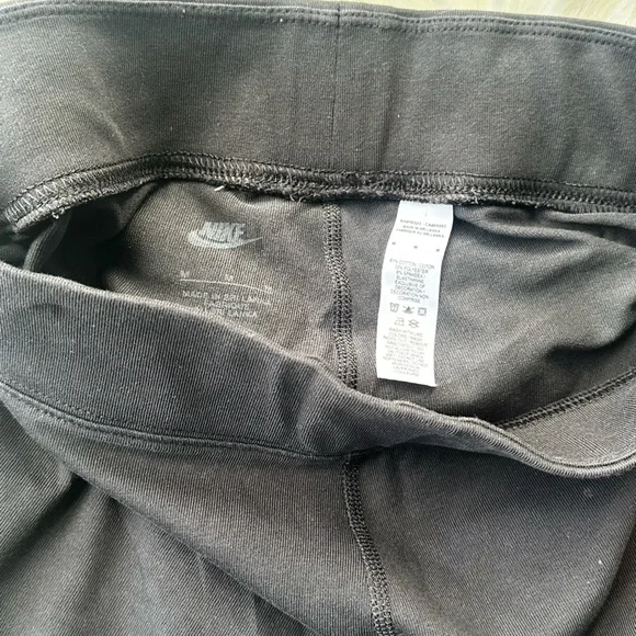 Nike Leggings - Picture 6 of 6